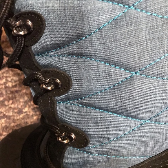 Kamik boots used about 5 times. Like new. Size 8 - Picture 6 of 7